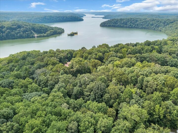 Property Photo: 330 Fire Lake Dr TN 37355