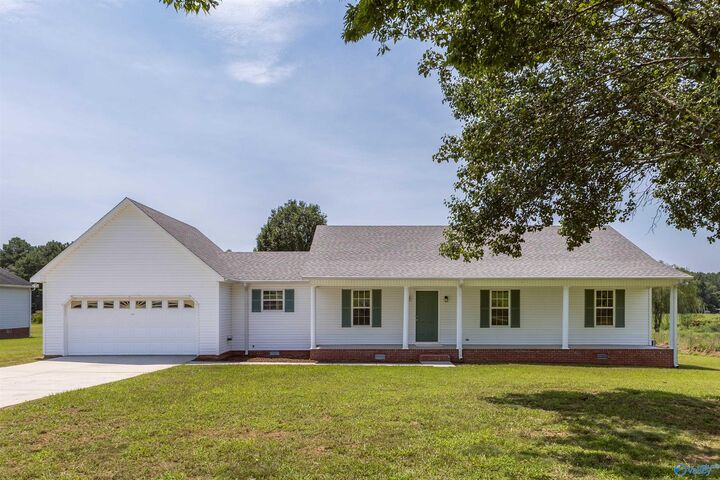 Property Photo: 28768 Dorning Road AL 35773