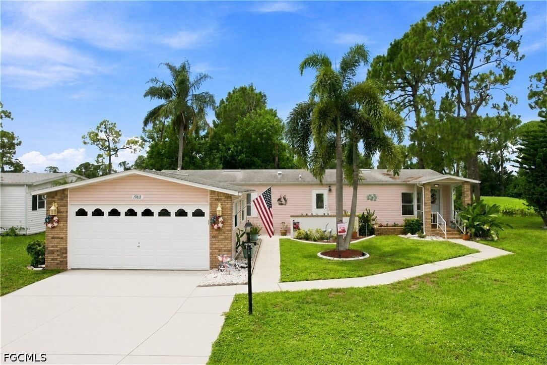 Property Photo:  19813 Eagle Trace Court  FL 33903 