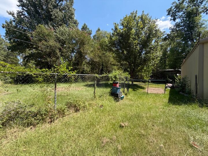 Property Photo: 125 Self Rd TX 75904