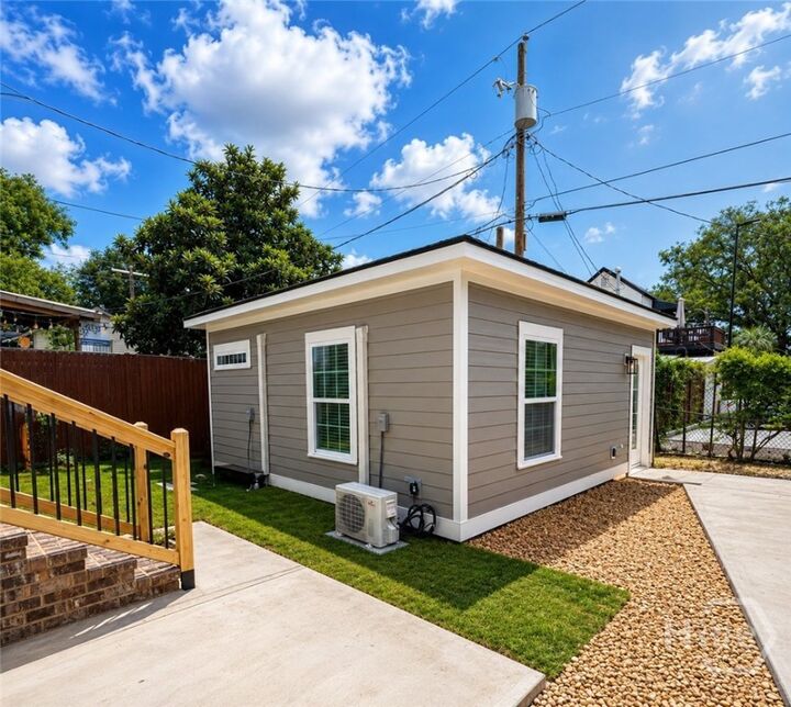 Property Photo:  615 E 38th Street  GA 31401 