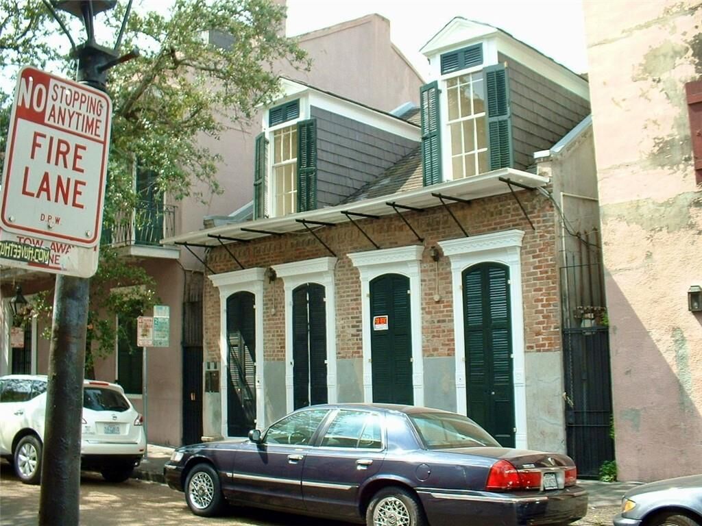 Property Photo:  830 Saint Ann Street 2A  LA 70116 