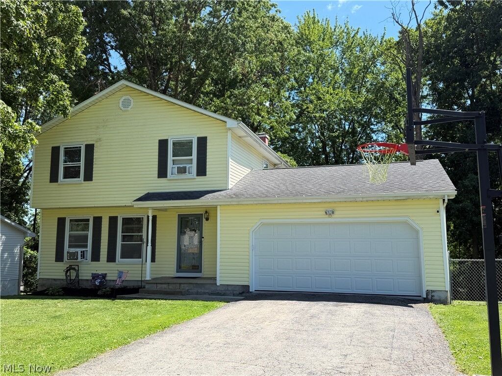 Property Photo:  4791 Warwick Drive S  OH 44406 