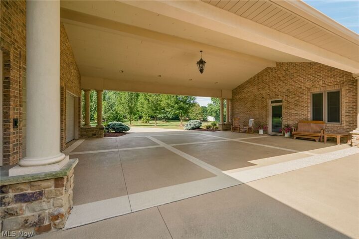 Property Photo:  1521 Easthill Street SE  OH 44720 