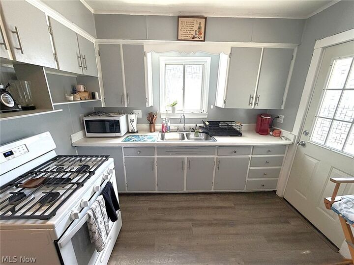 Property Photo:  274 Bon Air Avenue  OH 44035 
