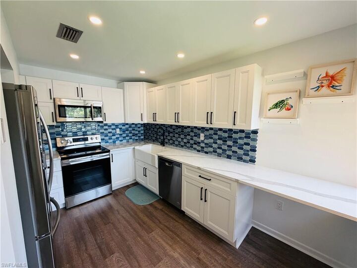 Property Photo:  1522 Mainsail Dr 4  FL 34114 