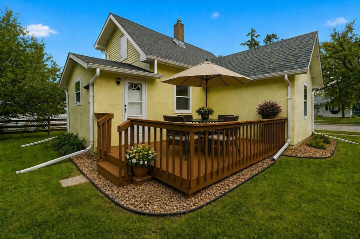 Property Photo:  109 Kneale Avenue S  MN 56701 