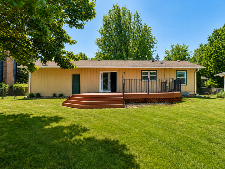 Property Photo:  6116 Oakwood Road  MN 55125 