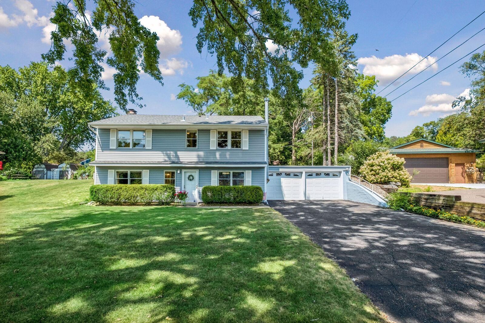 Property Photo: 5629 N Glen Moor Road MN 55345