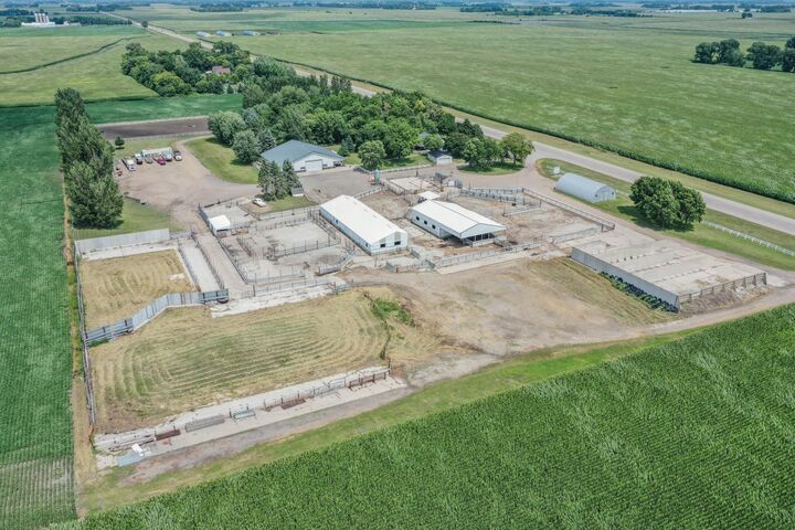Property Photo: 16002 Highway 71 S MN 56216