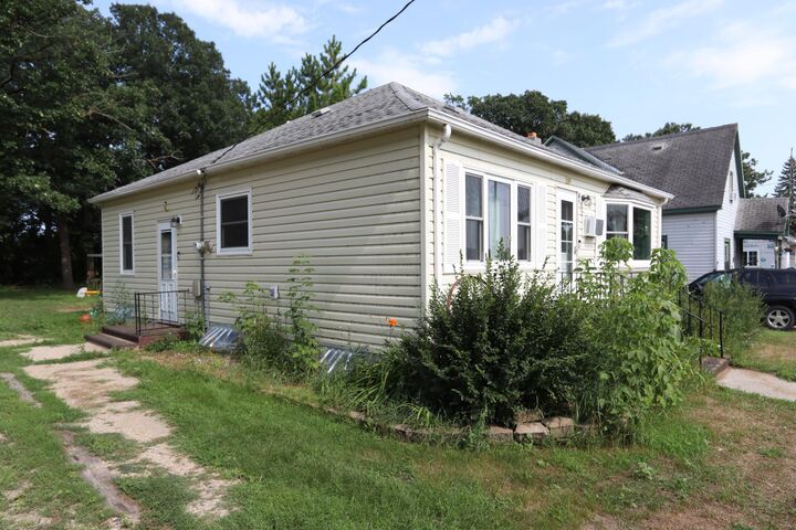 Property Photo: 105 Atlantic Avenue E MN 56714