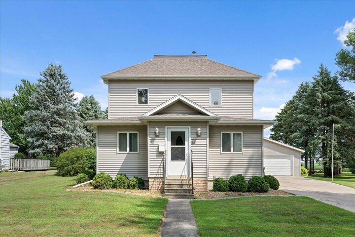 Property Photo: 320 North Street E MN 56010