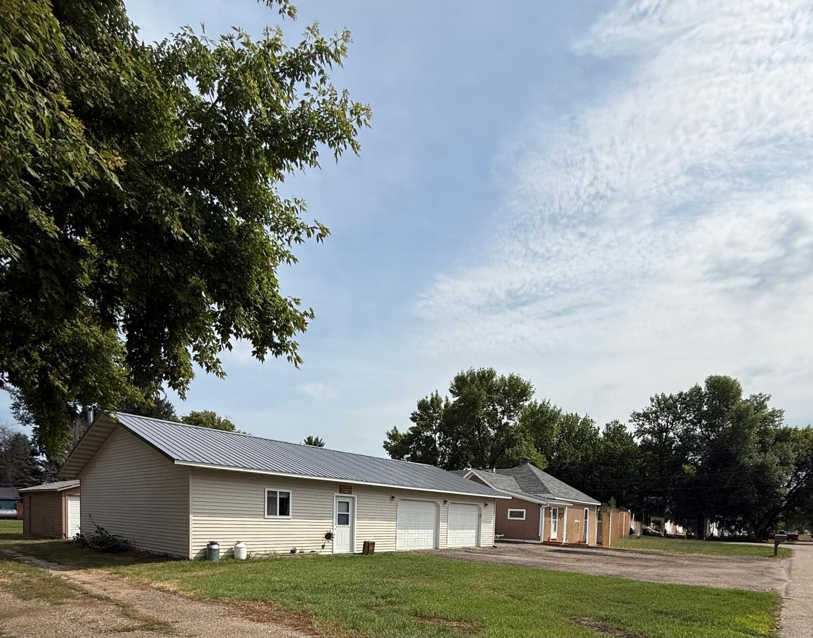 Property Photo: 352 3rd Avenue S ND 58012
