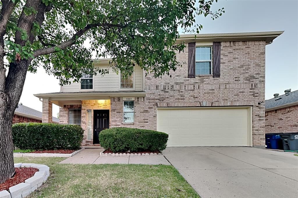 Property Photo: 3203 Kingsbrook Drive TX 75098