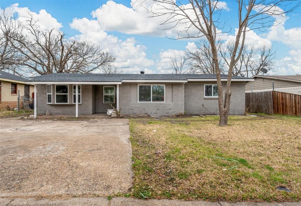 Property Photo: 2202 Major Drive TX 75227