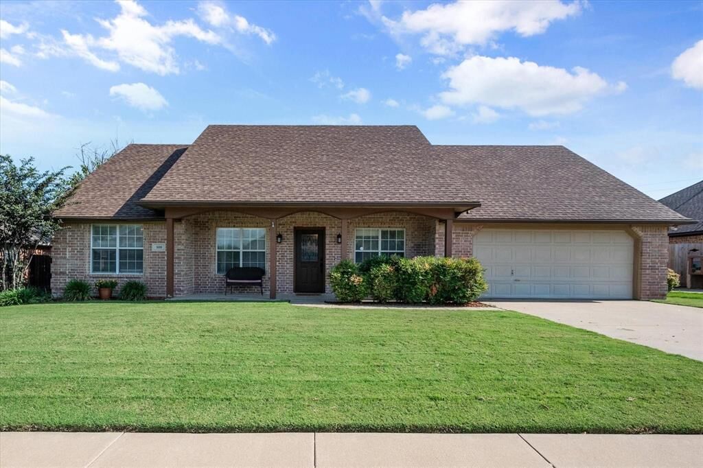 Property Photo: 509 Valarie Lane TX 76065