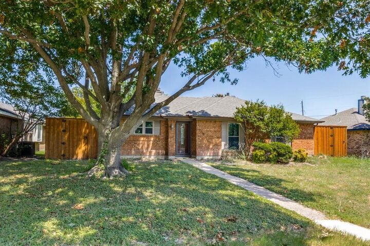Property Photo: 2218 Fuqua Road TX 75088