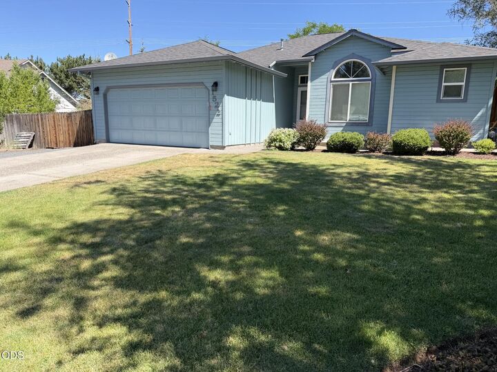 Property Photo: 1522 NE Locksley Drive OR 97701