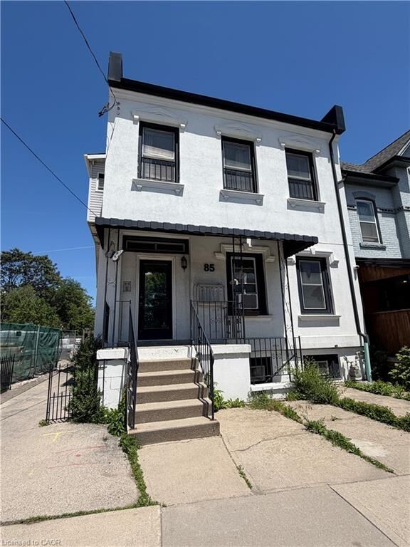 Property Photo:  85 Wilson Street 3  ON L0R 1C7 