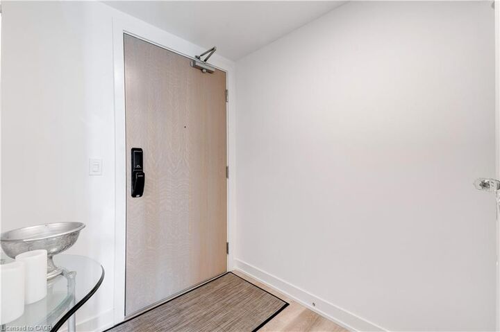 Property Photo: 370 Martha Street 1707 ON L7R 0G9