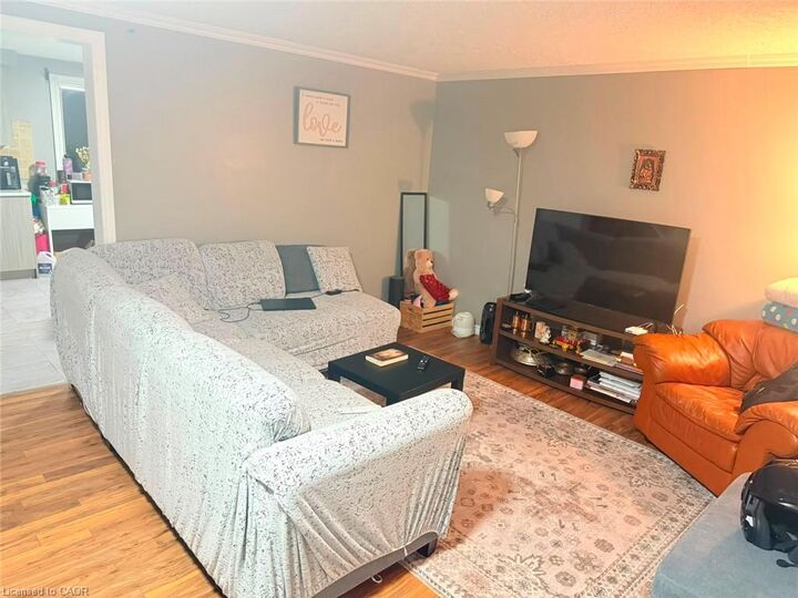Property Photo:  152 Woodside Avenue  ON N1S 3Y1 