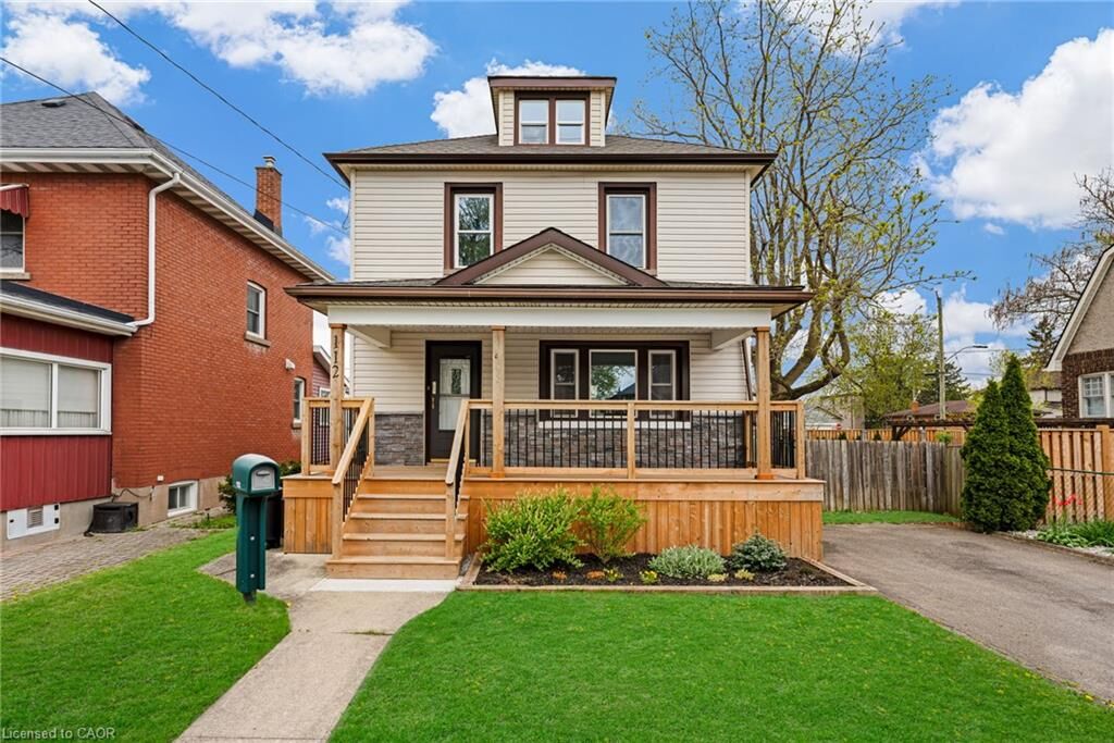 Property Photo:  112 Oakland Avenue  ON L3C 2C1 