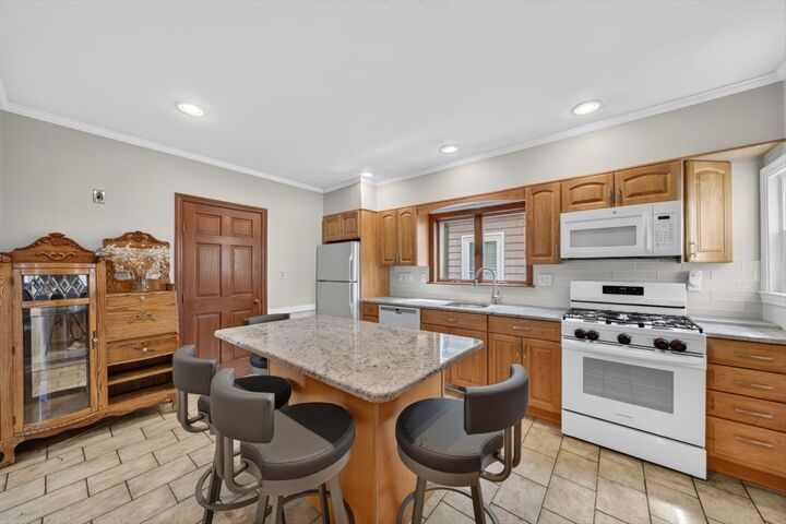 Property Photo:  4 Allen Place  MA 02176 