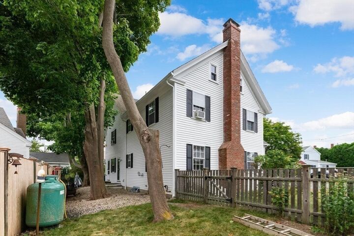 Property Photo:  17 Highland Street 1  MA 01966 