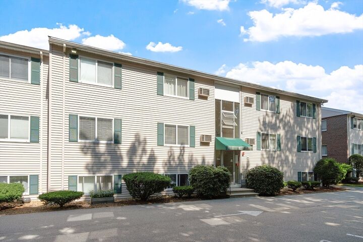 Property Photo:  16 Appleton Park E4  MA 01938 