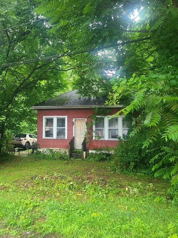 Property Photo: 8 White St MA 01095