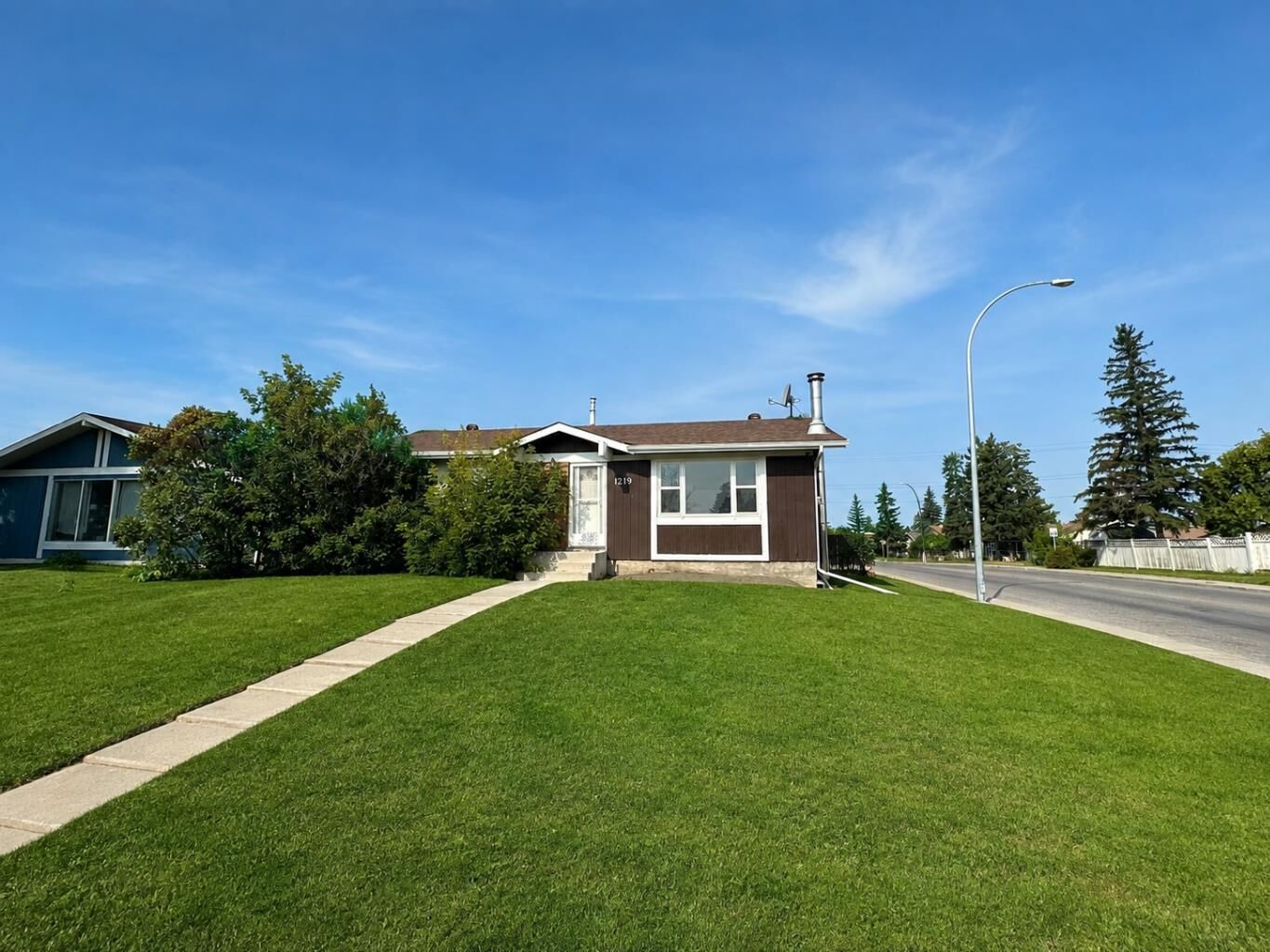 Property Photo: 1219 68 Street NE AB T2A 5K6