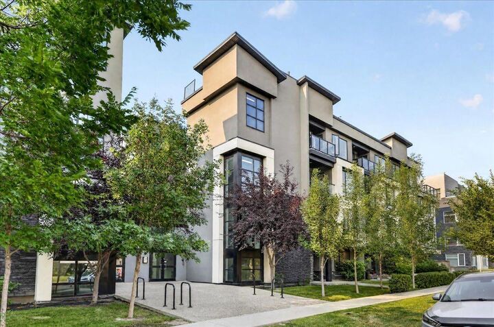 Property Photo:  607 17 Avenue NW 304  AB T2M 0N6 