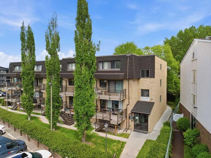 Property Photo:  3519 49 Street NW 39  AB T3A 2C7 