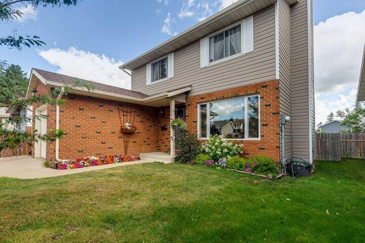 Property Photo:  165 Greig Drive  AB T4P 2N4 