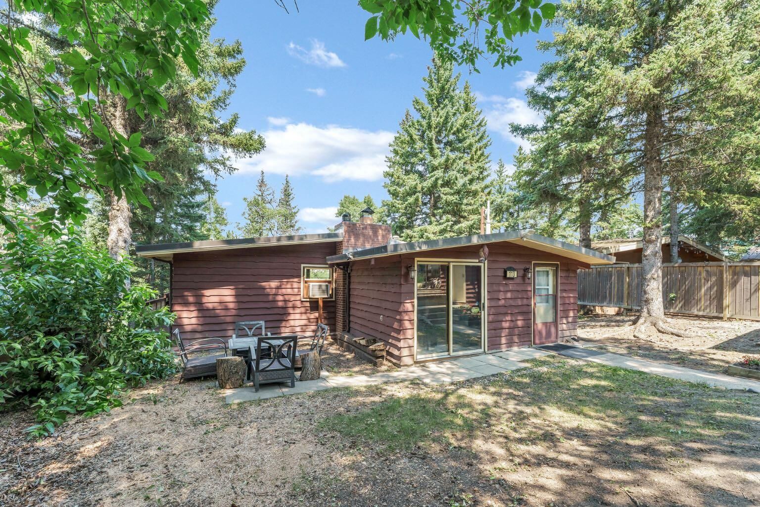 Property Photo: 113 5 Avenue AB T0J 1C0