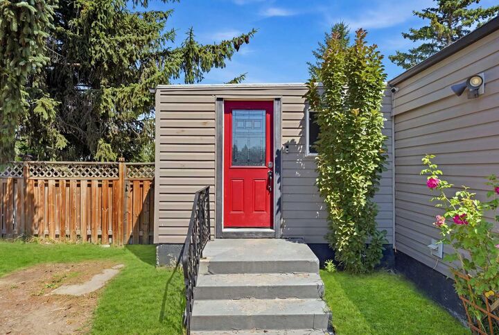 Property Photo: 129 Big Hill Place SE AB T4A 1P9