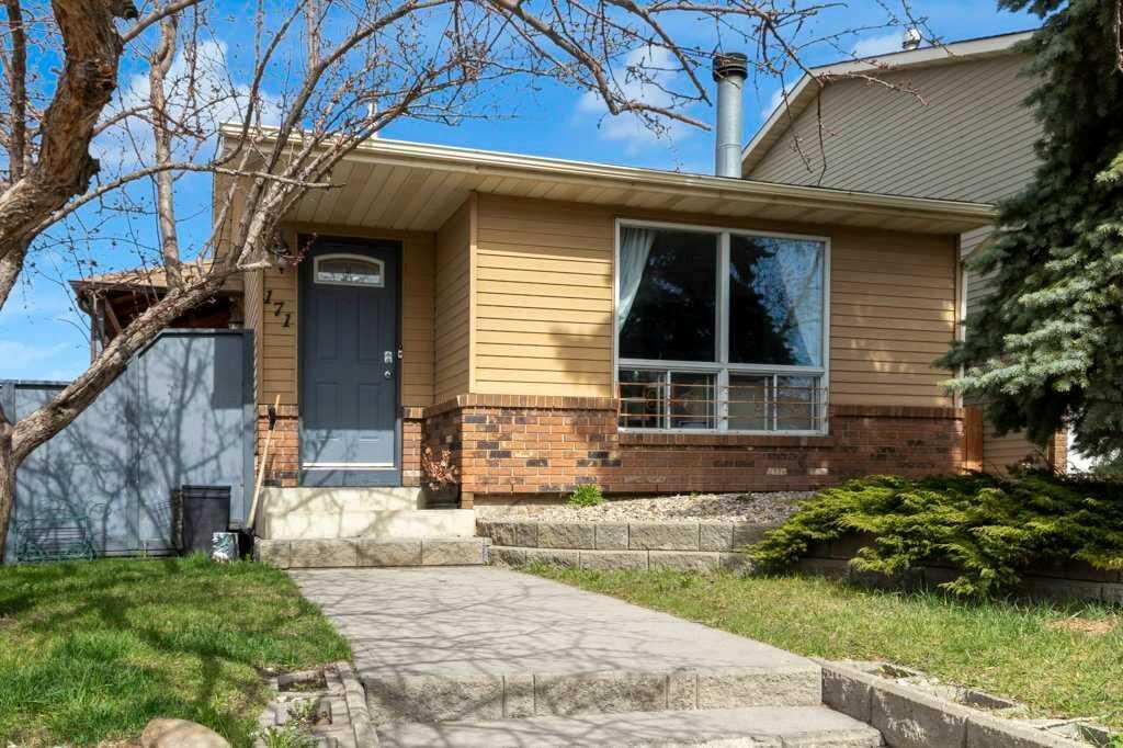 Property Photo: 171 Erin Mount Place SE AB T2B 2T3