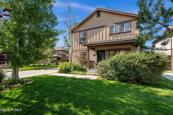 Property Photo: 1272 E Foxcrest Court UT 84098