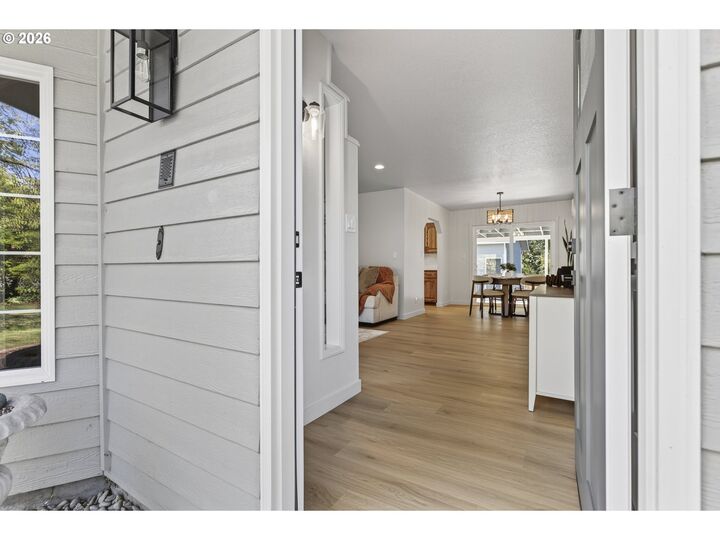 Property Photo: 2839 Parkview Dr WA 98632