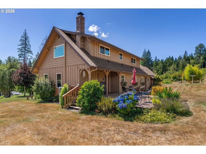 Property Photo:  2401 Loop Rd  WA 98648 