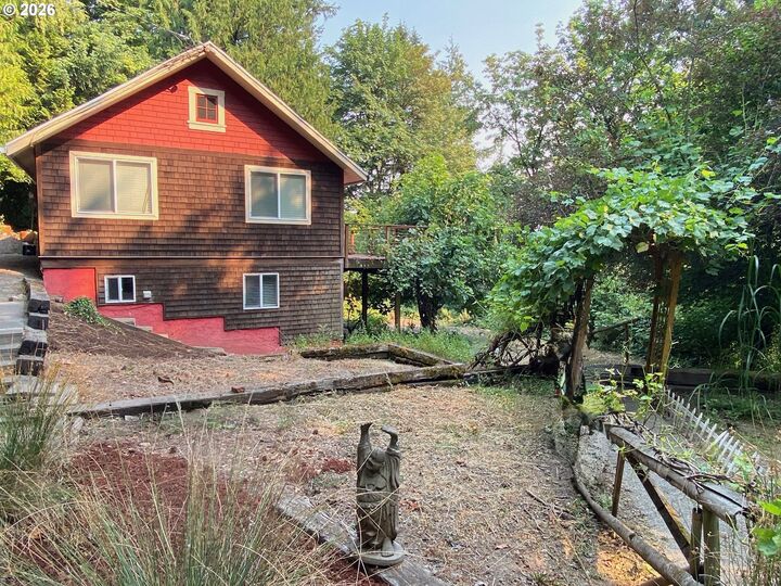 Property Photo: 3840 SW Patton Rd OR 97221