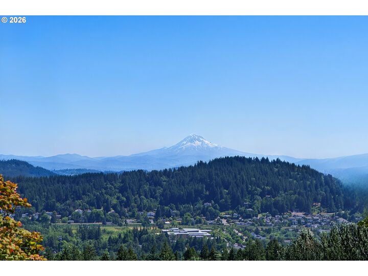 Property Photo:  10065 SE Cresthill Rd  OR 97086 