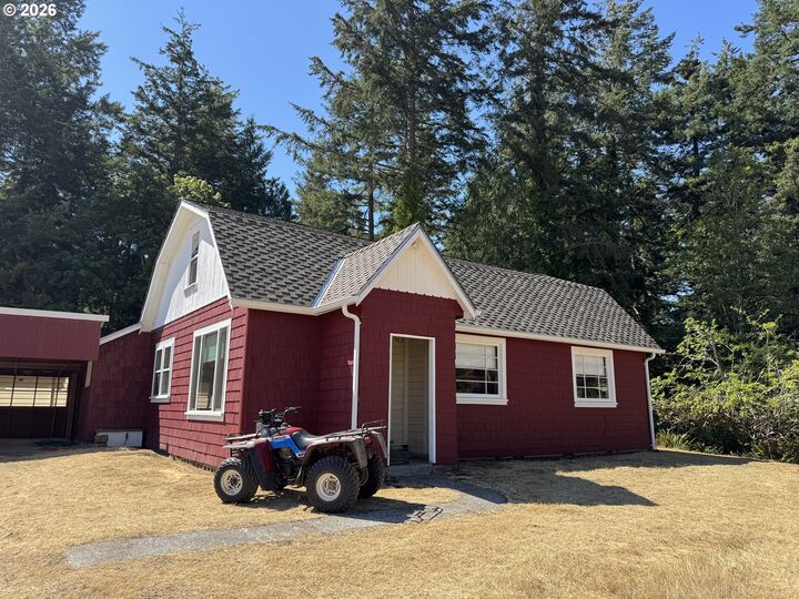 Property Photo:  88640 Bill Creek Ln  OR 97411 