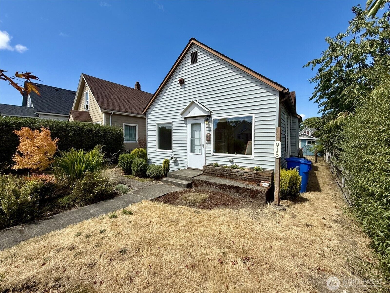 Property Photo: 915 E Harrison Street WA 98404