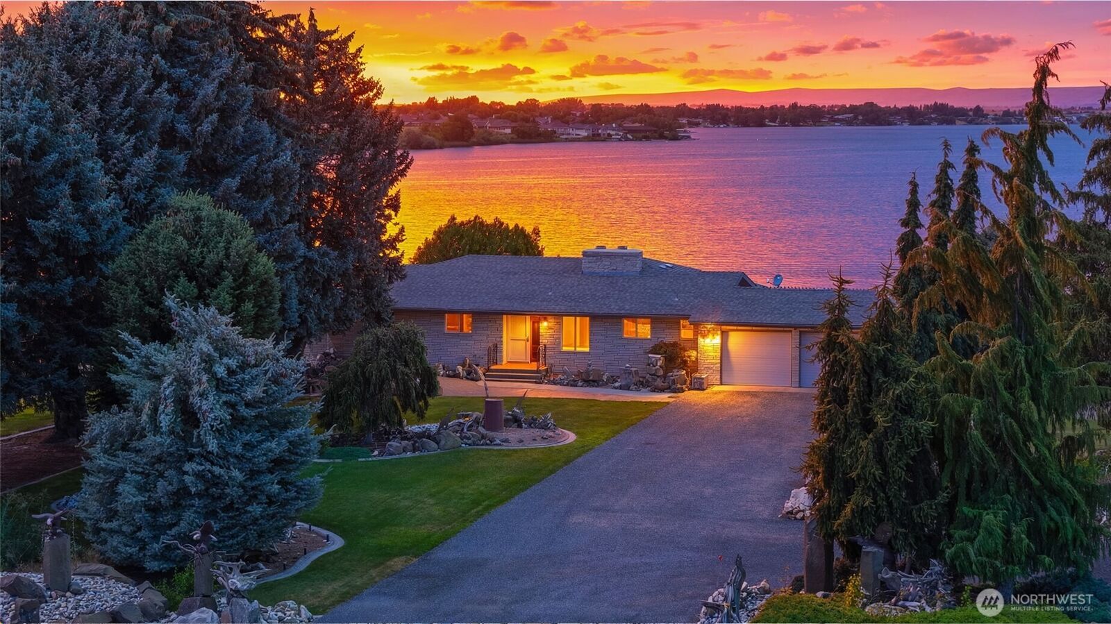 Property Photo:  2928 W Marina Drive  WA 98837 