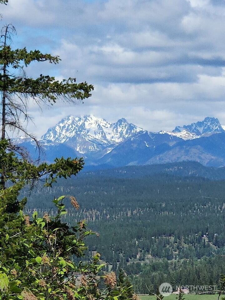Property Photo: 8440 Upper Peoh Point Rd WA 98922