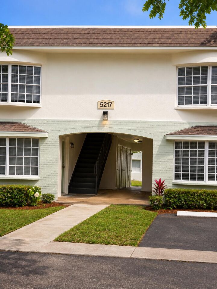 Property Photo: 5217 NW 18th Street 3D FL 33313