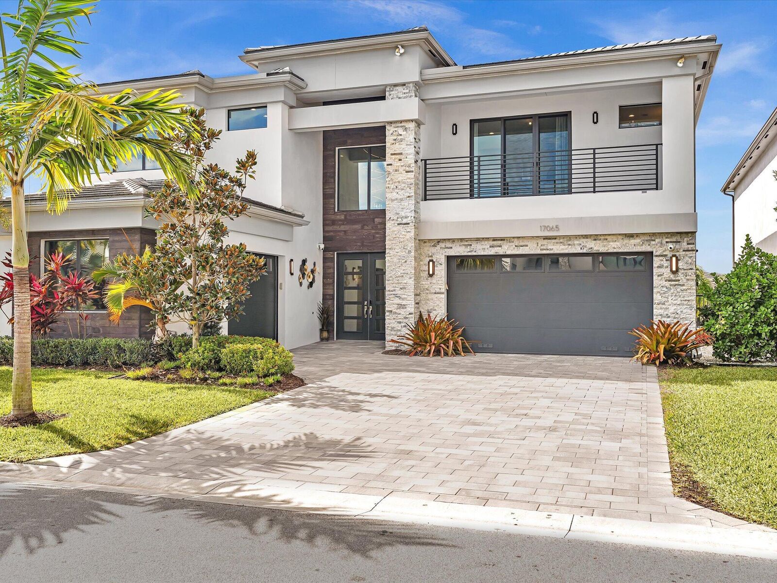 Property Photo: 17065 Rainbow Fls Trail FL 33496