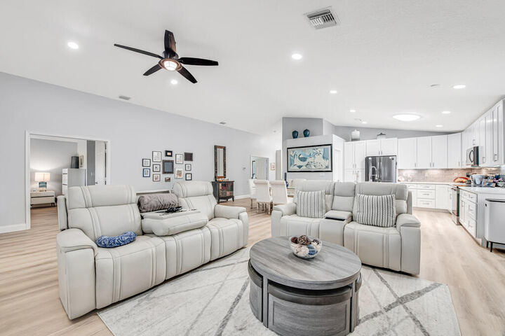 Property Photo: 8184 Florenza Drive FL 33472