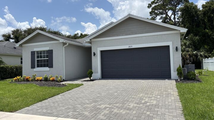 Property Photo: 2055 46th Avenue FL 32966